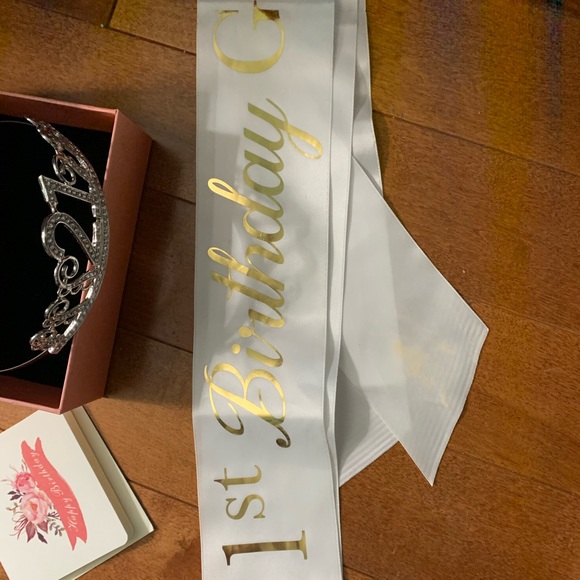 SOLD 21st birthday crown, sash, and birthday card - Picture 4 of 9